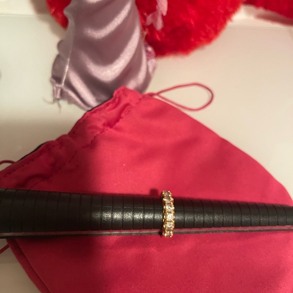 18k solid gold ring. Size 7 - Picture 4 of 8